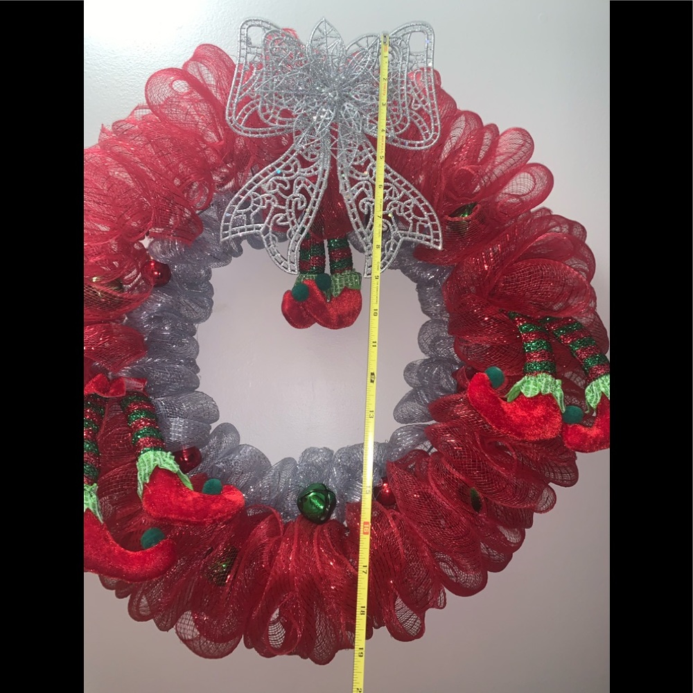 Christmas elf red green and silver mesh wreath - Picture 2 of 2